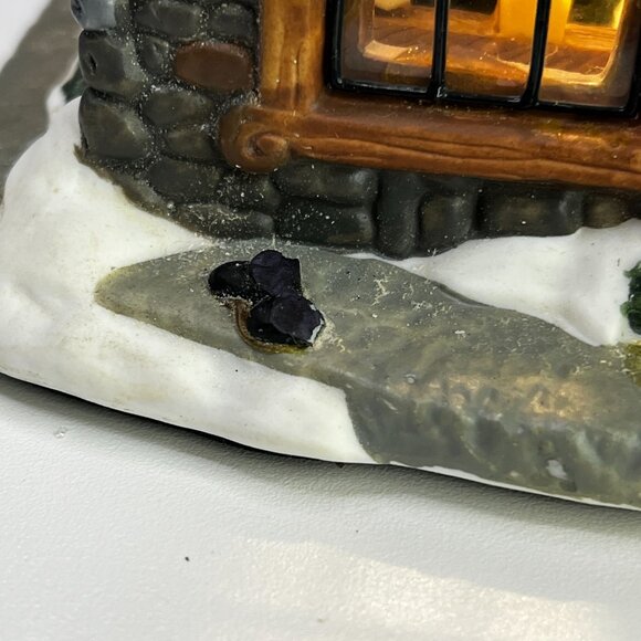 Santas Workbench Main Street Barber Christmas Village Building (Damaged) 1999 - Picture 4 of 11